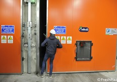 Öffnung eines Lagerraums.