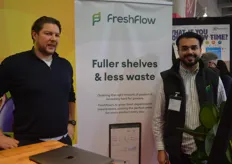 Das 2020 gegründete Unternehmen Freshflow GmbH hat ein auf KI-basierendes Verfahren zur Steigerung der Effizienz sowie des Umsatzes in der Obst- und Gemüseabteilung entwickelt. Neben dem LEH möchte man das Verfahren nun auch in den Großhandel implementieren, so Geschäftsführer und Mitgründer Avik Mukhija (r).