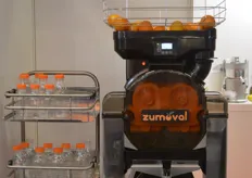 Das spanische Unternehmen Zumoval ist für ihre innovativen Saftmaschinen bekannt. In Deutschland hat das Unternehmen mit der Fresh Cup GmbH bzw. Franz Weber einen zuverlässigen Vertriebspartner gefunden.