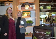 Geschäftsführerin Kerstin Klünemann von Goldköpfe GmbH und Magdalena Pigula von der Gartenbauzentrale eG