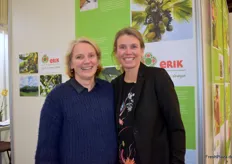 Standbesucherin Gudrun Massen und Stefanie Frank von der Ernst Rickertsen Trockenfrucht-Import Handelsges. mbH