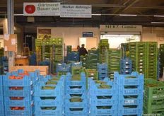 Während der deutschen Saison herrscht Hochbetrieb in der Stuttgarter Erzeugerhalle. 