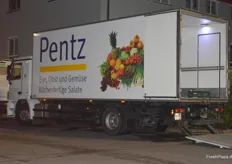 Auch das Unternehmen Pentz widmet sich der Herstellung von Freshcut-Produkten aller Art. Die dafür benötigte Rohware wird zum Teil am Großmarkt eingekauft. 