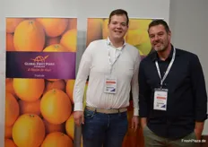 Bart Hoek und Danny de Leeuw der niederländischen Niederlassung von Global Fruit Point. Die Zentrale des international agierenden Unternehmens befindet sich in Buxtehude, vor den Toren Hamburgs.