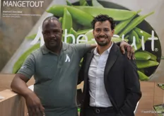 Julio Arturo Pérez Vasquez (r) ist der stolze Geschäftsführer des in diesem Jahr gegründeten Unternehmens Atlantic Fruit GmbH. Das Unternehmen arbeitet eng mit der Elbefruit GmbH zusammen und war somit als Unteraussteller auf dessen Stand vertreten. 