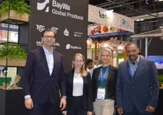 Auch die BayWa-Gruppe war mit einem bunten Stand vertreten. Im Bild: CEO Benedikt Mangold, Katelyn Jones und Carolin Metzger (BayWa Global Produce) sowie David Asmelash (BayWa Obst Export).