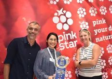 Javier Marrufo Sandez, Céline Ha und Mathilde Paignat von Earth Market SA. Das Schweizer Unternehmen launchte die neue Himbeere Pink Star.