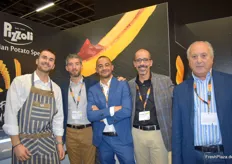Das Team von Pizzoli S.p.A. um Worldwide Director Antonio Cristina (1. von rechts)