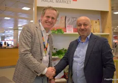 Agrar- und Lebensmittelbeauftragter der östlichen Niederlande Jochem Wolthuis und Yusuf Oğuz Evler. Evler organisiert und vertritt die Anuga Global Halal Conference.