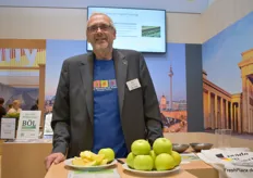 Dr. agr. Andreas Peil stellte die am Institut für Züchtungsforschung an Obst (Julius-Kühn-Institut) gezüchtete Apfelsorte Pia41 vor.