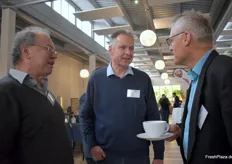 Ins Gespräch vertieft: Carsten Niemann (Bio Kartoffel Nord GmbH & Co.KG), Hubert Merz (Biolandhof Merz) und Henning Niemann (KÖN)