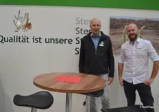Rudolf Grunder von Landi und Christoph Sterk von Sterk Spargel am Schweizer Gemeinschaftsstand. 