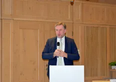 Günther Felßner, Präsident des Bayerischen Bauernverbandes, sprach unter anderem über die abnehmende Kaufbereitschaft sowie über das Problem von sinkenden Arbeitskraftstunden. 