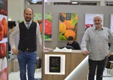 Andreas Pregartner und Pascal Felley von der Fair Fruit Group. Das Unternehmen verfügt über Produktionsanlagen in u. a. Ungarn, Deutschland, der Schweiz und Portugal. Zur Produktvielfalt zählen etwa Bio-Aprikosen und -Granatäpfel.