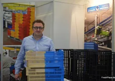 Michael Cibois, International Sales Manager des belgischen Unternehmens Gamma Wopla. Im Vordergrund standen auch in diesem Jahr die Bicolor-Transportbehälter.