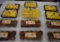 Rambutan und geschnittene Jackfrucht