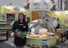 Lisa Niklas vom gleichnamigen, bayerischen Familienunternehmen präsentierte einen breiten Auszug an frischen, getrockneten und tiefgekühlten Pilzprodukten. Im Bild zeigt Frau Niklas eine Mischung aus chinesischen Morcheln und südafrikanischen Steinpilzen.
