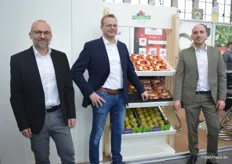 Thomas Wicht und Jürgen Faby (Faby Fruchtgroßhandel) und Nils Wegener (Wegener Frucht) am Stand der MAL