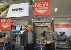 Geschäftsführer Stephan Zillgith (l) und Benjamin Keske von der Kronen GmbH vor der neuen Avocado-Verarbeitungslinie.