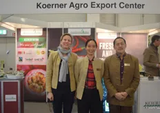 Nicola Winter (l) von der Winter Trading GmbH. Das in Hamburg beheimatete Unternehmen ist exklusiver Vermarktungspartner des thailändischen Körner Agro Center und vertreibt die dort angebauten Erzeugnisse am europäischen Markt.