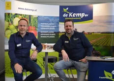 Nils Reinders und Paul van Lier vom niederländischen Jungpflanzenlieferanten De Kemp. Das Unternehmen produziert u.a. Traypflanzen für den Erdbeeranbau.