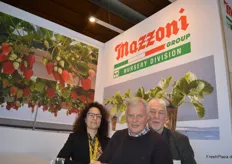 Das Team der Mazzoni Group mit Antonella Colacrai und den Kollegen der Male Samen.