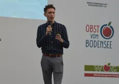 Felix Büchele vom KOB präsentierte erste Erkenntnisse aus dem Projekt DyNatCool. In enger Zusammenarbeit mit ATB Potsdam, Coolplan und der Kratschmayer Gruppe versucht das KOB Lösungsansätze zur nachhaltigen Obstlagerung bei explodierenden Energiepreisen und dem Verbot mehrerer Kältemittel zu finden.