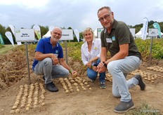Das Team von Interseed Holland mit einer Vertreterin des französischen Partnerunternehmens MAISON DEBARGE PLANTS