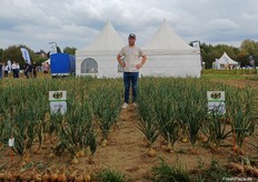 Konstantin Müller des norddeutschen Unternehmens Agri Saaten. Das Familienunternehmen bietet ein breites Spektrum an Gemüsesorten, darunter Zwiebeln, Pastinaken, Zuckermais und verschiedenste Kräuter.