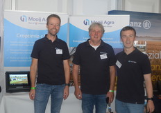Das Dreiergespann der Fa. Mooij Agro: Hans van den Oever, Karl Lentzen (Vertriebs- und Servicepartner Deutschland) und Ron Verlinden. Zum Kerngeschäft des niederländischen Branchenzulieferers gehören Regelung, Steuerung und Monitoring von Lagern für Erntegut aus dem Freilandanbau über Lüftung und Klimaregelung.