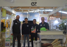 Das Team von Enza Zaden rückte u.a. die Bleichspargelsorte Daleza F1 in den Vordergrund. Ansonsten arbeitet man hinter den Kulissen an einer neuen Sorte, die bald auf den Markt gebracht werden soll, so Produktmanager Spargel John Schuurman (2. v.r.).