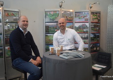 Gut gelaunte Gesichter am Stand des Maschinenbauunternehmens Basrijs.