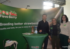 Die zwei Damen von AgriRePlas zu Besuch auf dem Stand von Flevoberry.