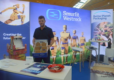 Smurfit Westrock präsentierte u.a. nassfeste Pappsteigen und -schalen.