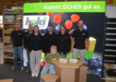 hoki GmbH gab kurz vor dem Messeauftakt bekannt, das Unternehmen Dradrach Verpackungen, ebenfalls aus Herxheim, übernommen zu haben. Gemeinsam mit den neuen Kollegen erschien das Fusionsunternehmen nun erstmals im neuen Gewand.