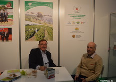 Bozhidar Petkov ist Vorstandsvorsitzender des bulgarischen Dachverbandes für Beerenerzeuger. Er traf sich u.a. mit langjährigem Partner Herrn Bürger vom gleichnamigen Kalkhandel.