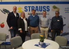 Die Firma Strauss ist heute zwar Teil der MAF-Roda Gruppe, dennoch bleibt die expoSE ein fester Bestandteil der Messeplanung, bestätigt Jan Walter Strauss (2. v.r.)