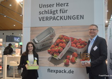 Auch Tobias Kärst (r) von FPS Flexpack blickt auf eine gelungene Messe zurück.
