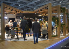 Bereits seit einigen Jahren stellen einige anerkannte Maschinenzulieferer gemeinsam in der Halle 2.1 aus, darunter die deutschen Firmen C-Pack und Gillenkirch.