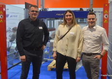 Das Unternehmen Palm Systems aus Jork im Alten Land war erstmals seit vielen Jahren wieder als Aussteller vertreten. Im Vordergrund stand die neueste Generation der Palettierer. Im Bild: Matthias Kinzel, Anna-Lena Schuback und Frederic Meyer.