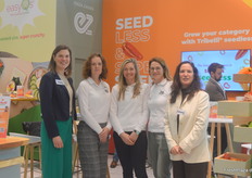 Frauenpower am Stand der Enza Zaden GmbH. Das Gemüsezüchtungsunternehmen mit Standorten in Deutschland und den Niederlanden hat es mit der kernlosen Spitzpaprika Tribelli erneut geschafft, das Sortenportfolio zu bereichern.