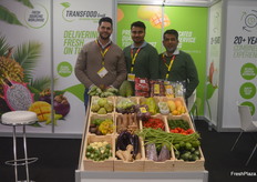 Die Transfood GmbH mit Standorten in Düsseldorf und Kelsterbach widmet sich dem Import und Vertrieb von exotischem Obst und Gemüse, darunter Maniok, Salak u. v. m.