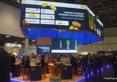 Blick auf den bunten Gemeinschaftsstand des Freistaats Bayern. Bereits seit vielen Jahren ist der Bayern-Stand ein absoluter Hingucker in der Halle 21.