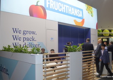 Blick auf den Stand von Fruchthansa. Das in Wesseling (NRW) beheimatete Unternehmen stellte auch in diesem Jahr gemeinsam mit den niederländischen Partnern der Fruit Wave BV aus.