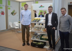 Die Erzeugerorganisation Spargel & Beerenfrüchte GmbH mit Anbaubetrieben in u. a. Niedersachsen und Brandenburg ist bekannt für ihren Beelitzer Spargel.