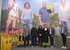 Das Team der steirischen OPST-Gruppe mit Vertretern der Firmen Obst.Partner, EVA Handels und Von Herzen Bio.