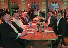 Vertreter der belgischen Versteigerung REO sowie Orca NV.