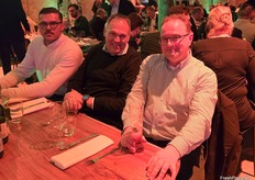 Aart Hak (r) des niederländischen Exportunternehmens ifp Holland pflegt enge Beziehungen zu nahezu allen deutschen Großmärkten und traf sich vor Ort mit einigen Bestandskunden.