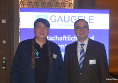 Frank Neumann (r) von Gaugele und der Präsident des kasachstanischen Kartoffelverbandes, Baizhan Ualkhanov.