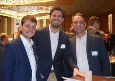 Thijs van der Torren (m, Flikweert Vision) im Gespräch mit zwei Vertretern der Baltic Agrar.